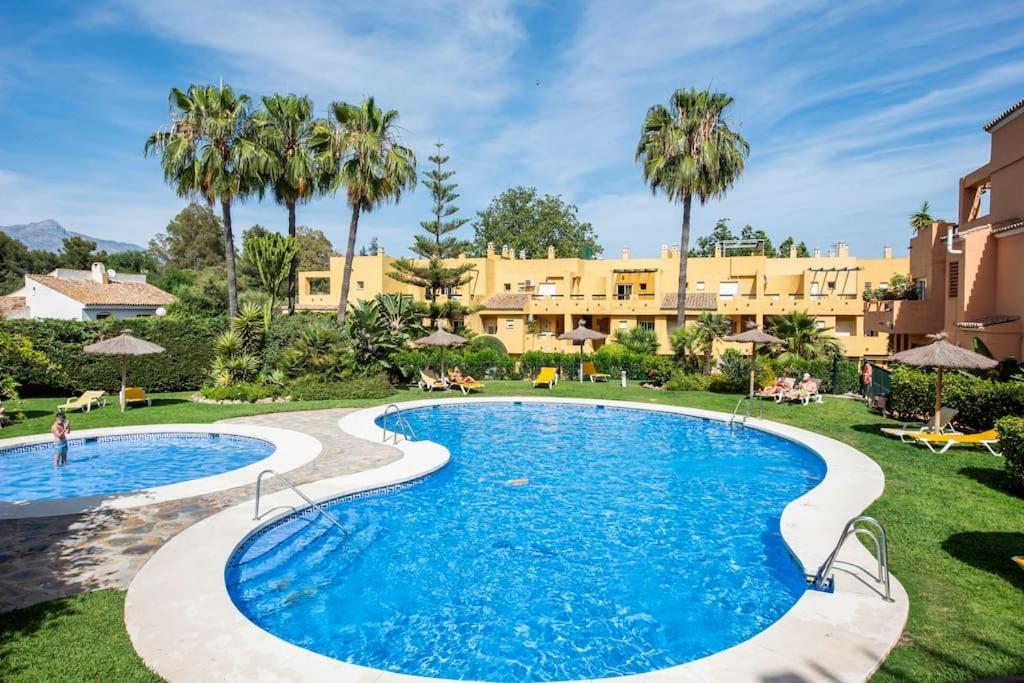 Apartamento En Marbella Guadalmina Primera Linea De Campo De Golf Los Cartujanos Exterior foto