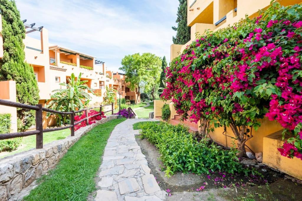 Apartamento En Marbella Guadalmina Primera Linea De Campo De Golf Los Cartujanos Exterior foto